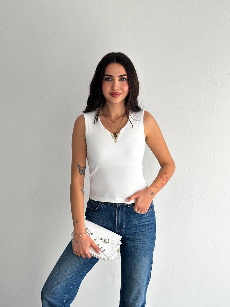 Sleeveless V-Cut Blouse - Accessorized - BossyMs