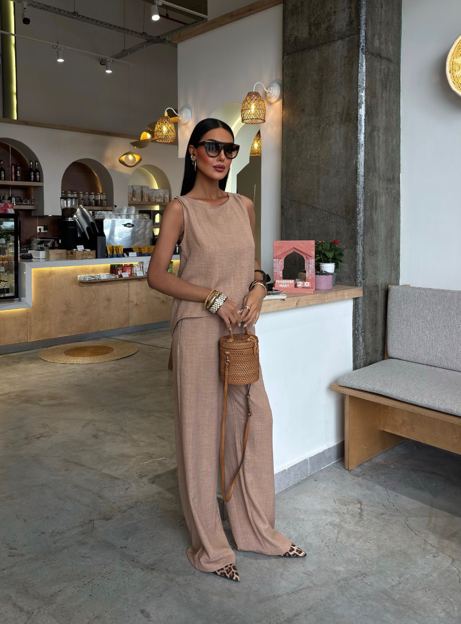 Sleeveless Suit - Blouse and Pants Set - BossyMs