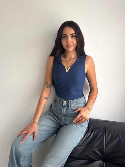 Sleeveless V-Cut Blouse - Accessorized - BossyMs