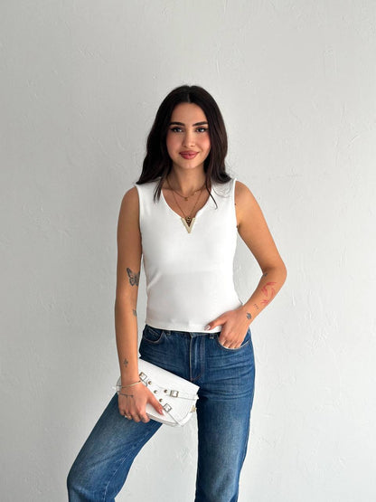 Sleeveless V-Cut Blouse - Accessorized - BossyMs