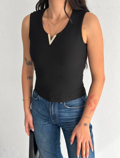 Sleeveless V-Cut Blouse - Accessorized - BossyMs